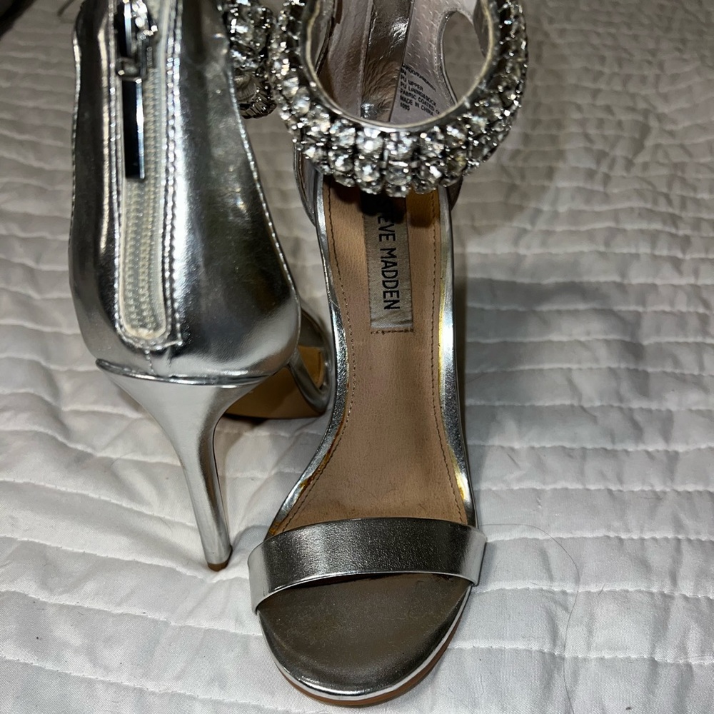 Steve Madden silver heels. Worn once. Size 6